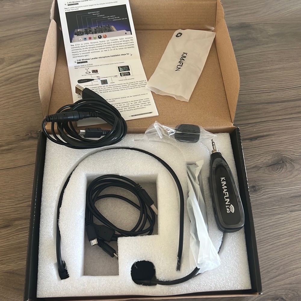 Wireless headset microphone